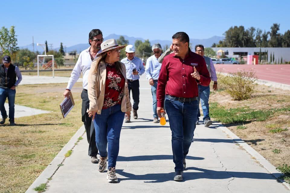 La presidenta municipal de Tlahuelilpan, Norma Leticia Reyes, destaca la importancia de este proyecto para el desarrollo social y deportivo del municipio