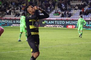 Rivera celebró su primer gol como blanquiazul en el estadio Hidalgo.
