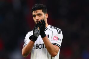 El Lobo de Tepeji mantiene contrato en Inglaterra, pero no cierra la puerta.