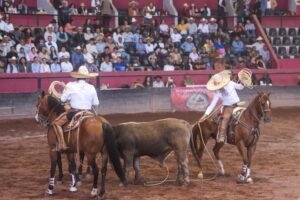 Rancho Las Amazonas y Regionales de Nopala representan al estado en el certamen.
