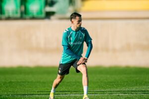 El mediocampista del Betis espera su primera convocatoria oficial.