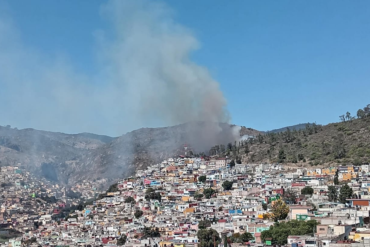 Incendio visible desde el Centro de Pachuca