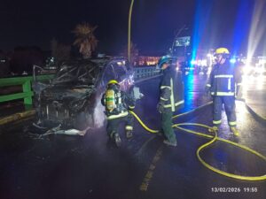 El vehículo se incendió a la altura del puente La PazFoto: Especial