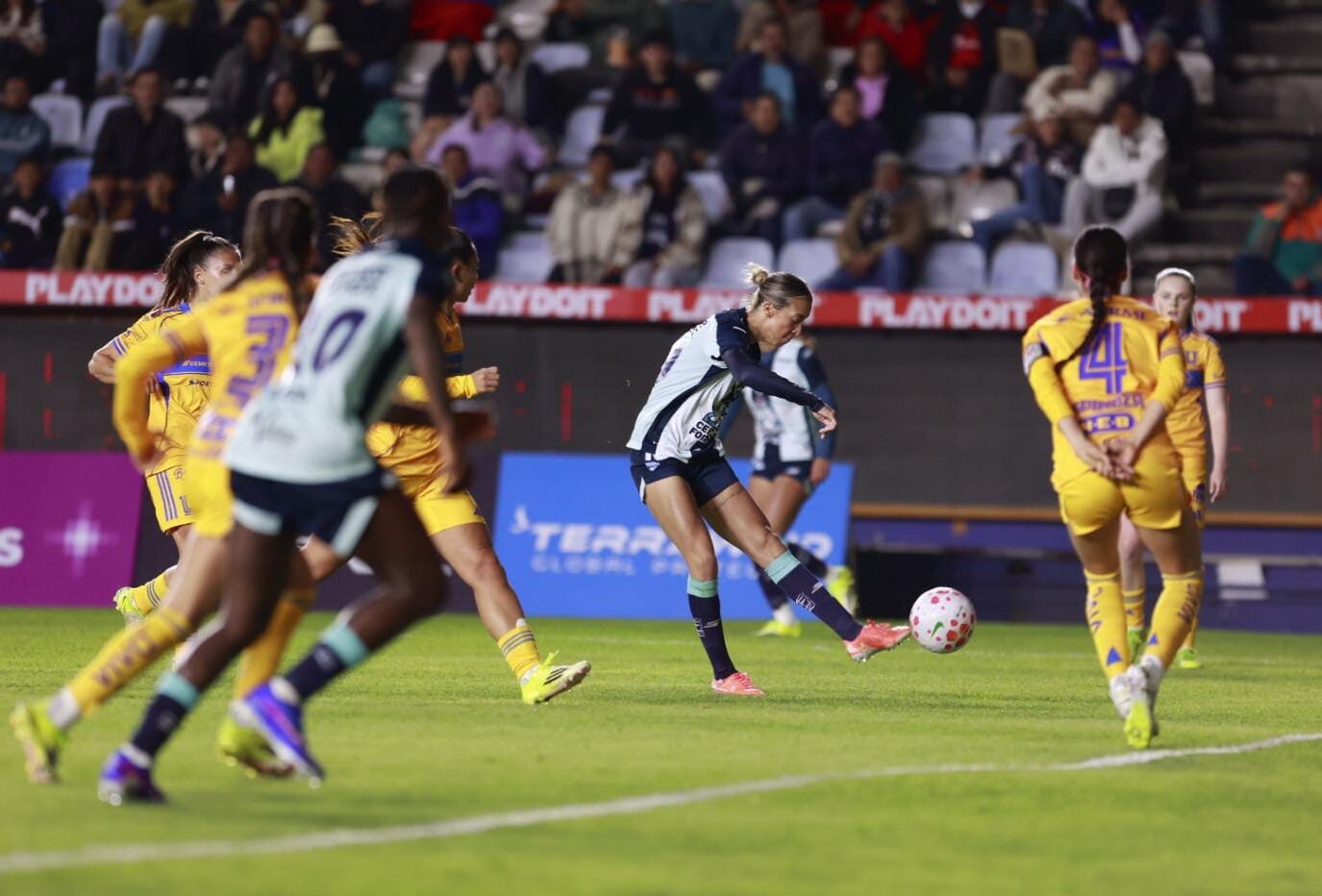Tuzas no lograron sostener la ventaja y terminaron empatando ante Tigres en el estadio Hidalgo