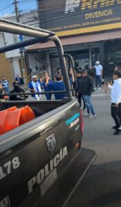 En la salida de Querétaro se dieron discusiones verbales entre policías estatales y aficionados
