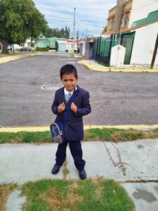 En cada tratamiento, Alexander creía que su 'superpoder' le ayudaría a curar el cáncer y a ayudar a otros niños