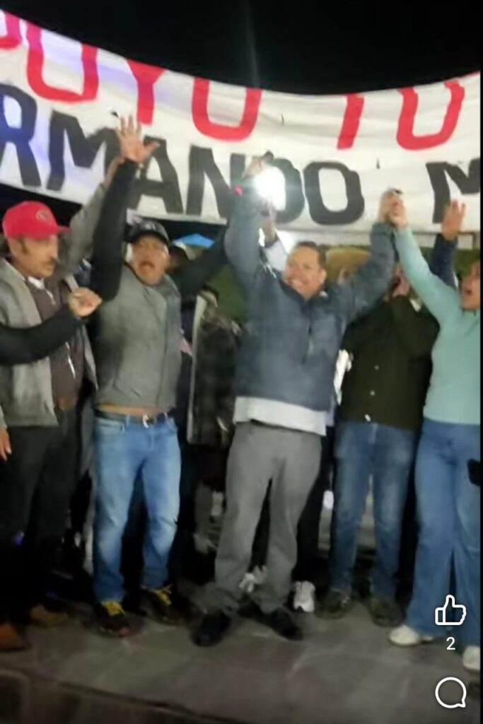 El exalcalde Armando Mera es recibido con aplausos en Progreso tras su liberación