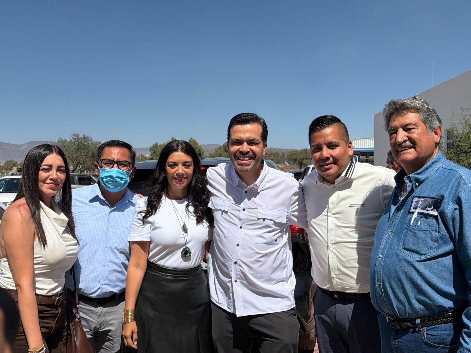 La diputada Karla Perales, presidenta de la comisión de la niñez, el deporte y la familia, acompañando la presentación en el Instituto Tecnológico Latinoamericano