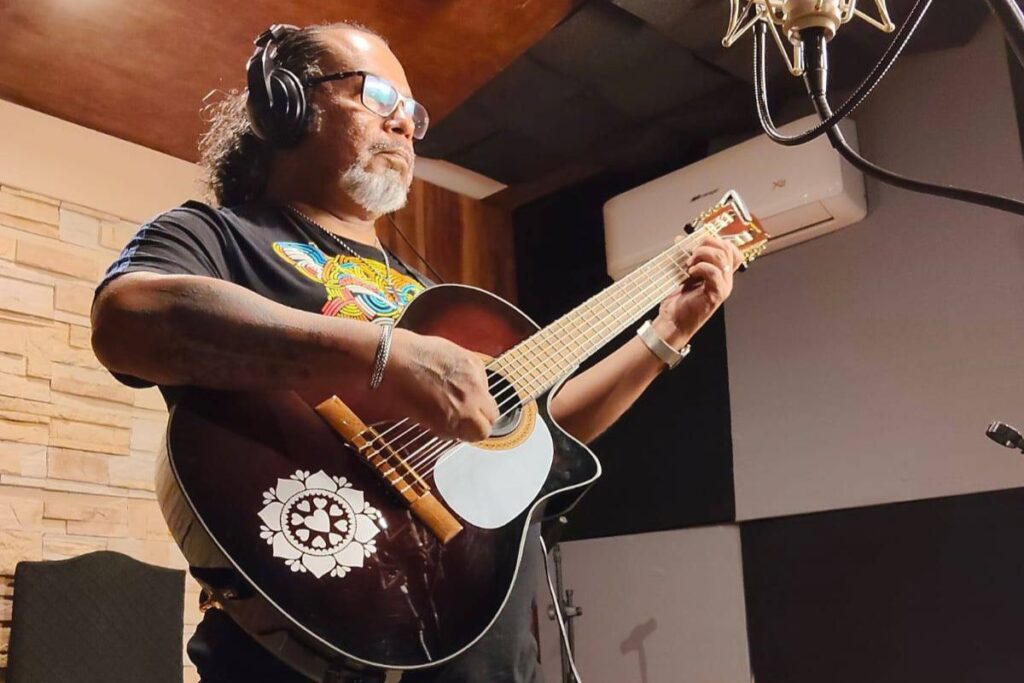 Noche bohemia en Pachuca: Andrés Herrera revive clásicos románticos del bolero