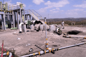 La Coordinación Estatal de Protección Civil mantiene vigilancia permanente tras la explosión del ducto de Pemex en Oaxaca, con el fin de proteger a la población cercana.