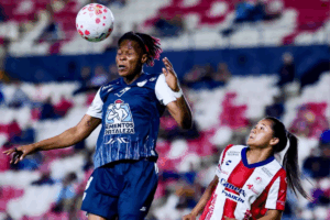 A pesar de jugar con una futbolista menos, las Tuzas del Pachuca lograron controlar el partido y evitar que el Atlético de San Luis recortara distancias.