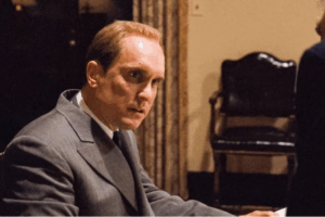 Además de sus papeles en películas legendarias, Duvall también incursionó como director en varias producciones a lo largo de su extensa trayectoria.