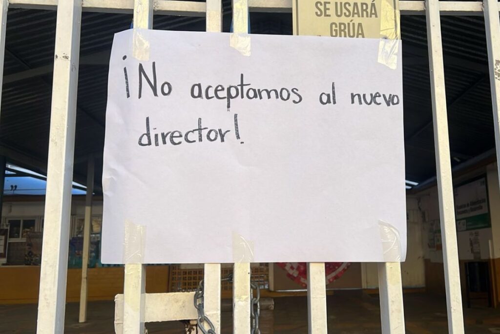 Cierran escuela de Tulancingo y cientos de alumnos se quedan sin clases; a esto se debe