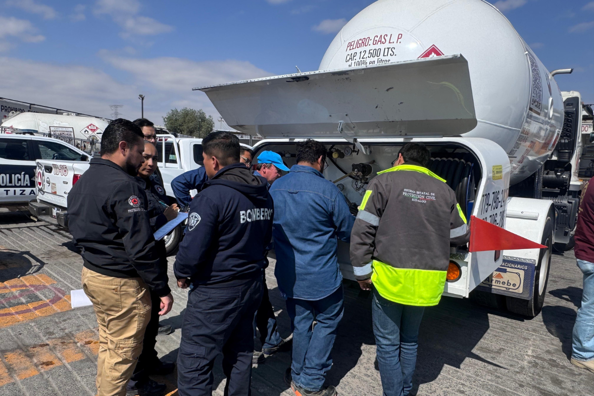 Las autoridades de Tizayuca revisan que las unidades cuenten con equipo básico de emergencia | Foto: Especial
