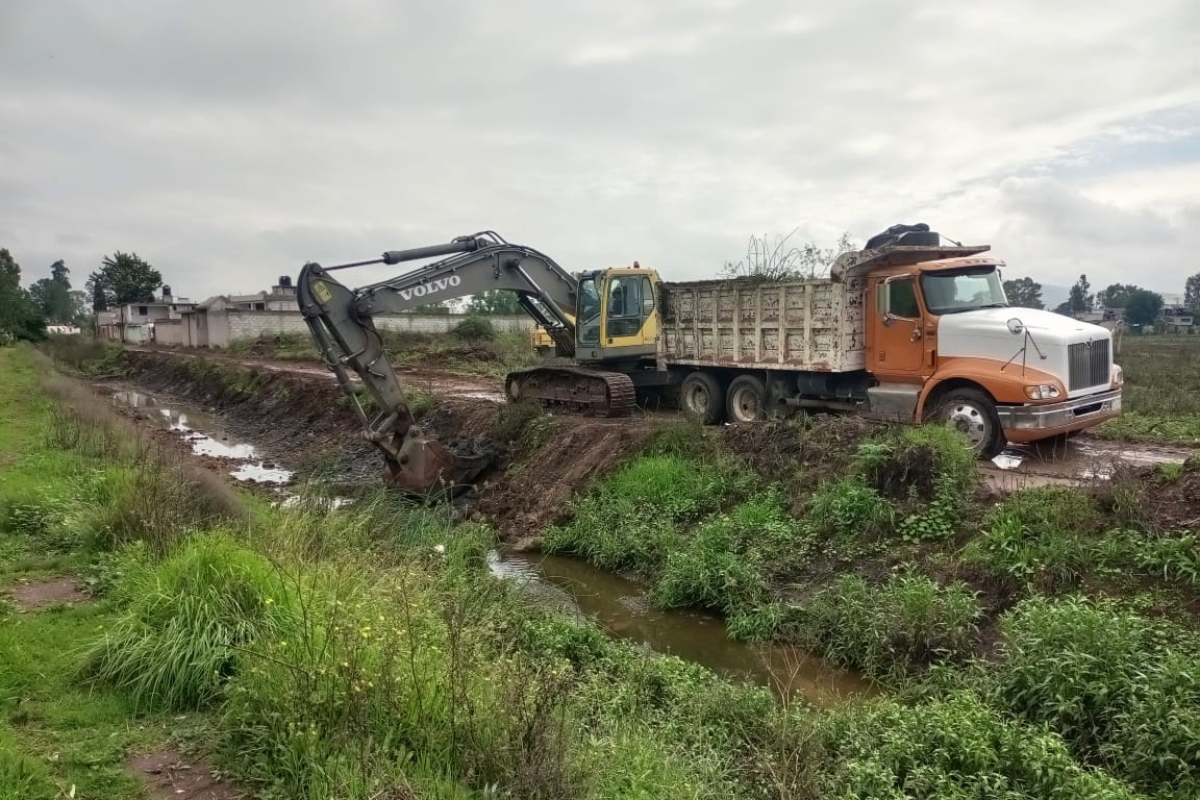 Aunque el mantenimiento de ríos y drenes es competencia de la Conagua, el municipio asume los trabajos | Foto: Antonieta Islas