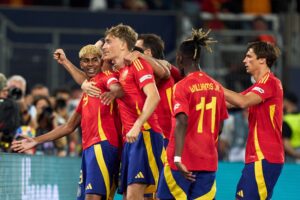 La Roja llega tocada por múltiples bajas y sin un 9 definido