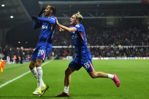 João Pedro enciende la ilusión del Chelsea en Champions