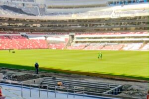 El Estadio Azteca aún no está listo, mientras crecen las dudas rumbo al arranque.