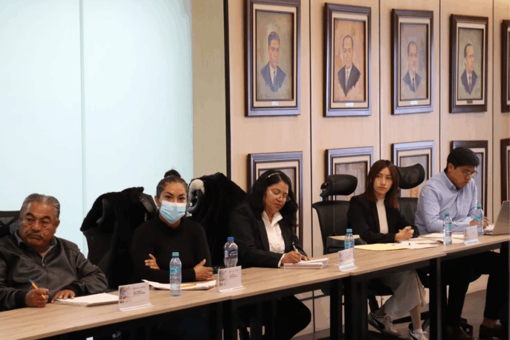 Mesa de trabajo entre autoridades y representantes de San Salvador 