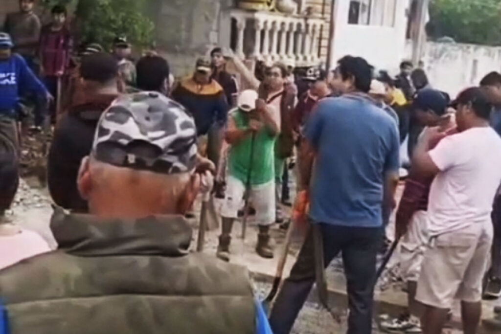 En varias ocasiones un vecino de Ixtlahuatempa buscó conectarse a los servicios básicos