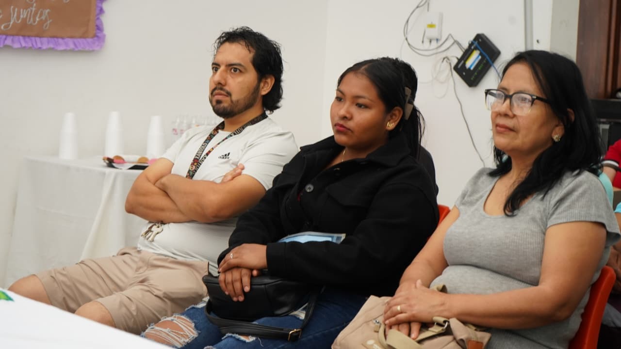 Kristel Rodríguez Flores, presidenta del DIF Huejutla, lidera la inauguración del curso de preparatoria para adultos