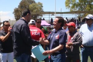 40 años de Oseznos: Homenaje al Dr. Ángel Octavio Bonfil Arias por su legado en el futbol americano