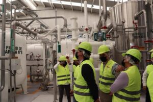 Grupo RICA y Ecolab activaron una estrategia para reducir 20% el uso de agua en la producción de refrescos de Coca-Cola en México