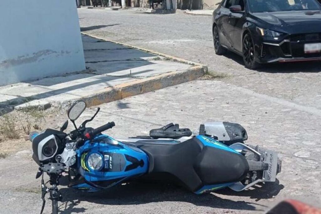 El domingo, a la altura de la comunidad El Calvario, en Villa de Tezontepec, un hombre perdió la vida tras ser víctima de una agresión a balazos cuando circulaba en una motocicleta