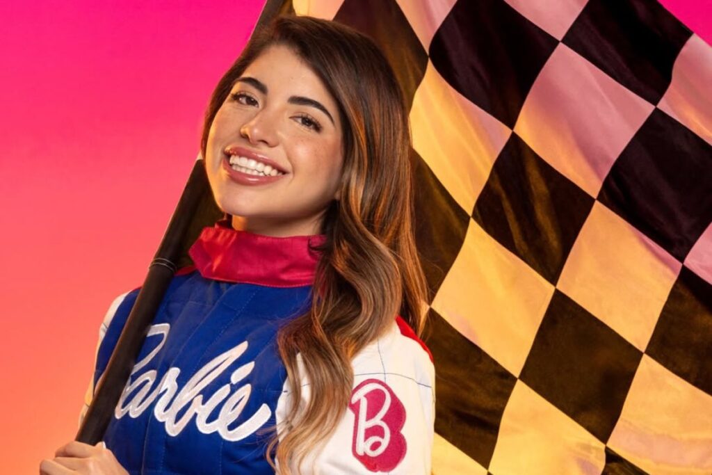 Barbie homenajea a piloto mexicana en colección conmemorativa por el 8M