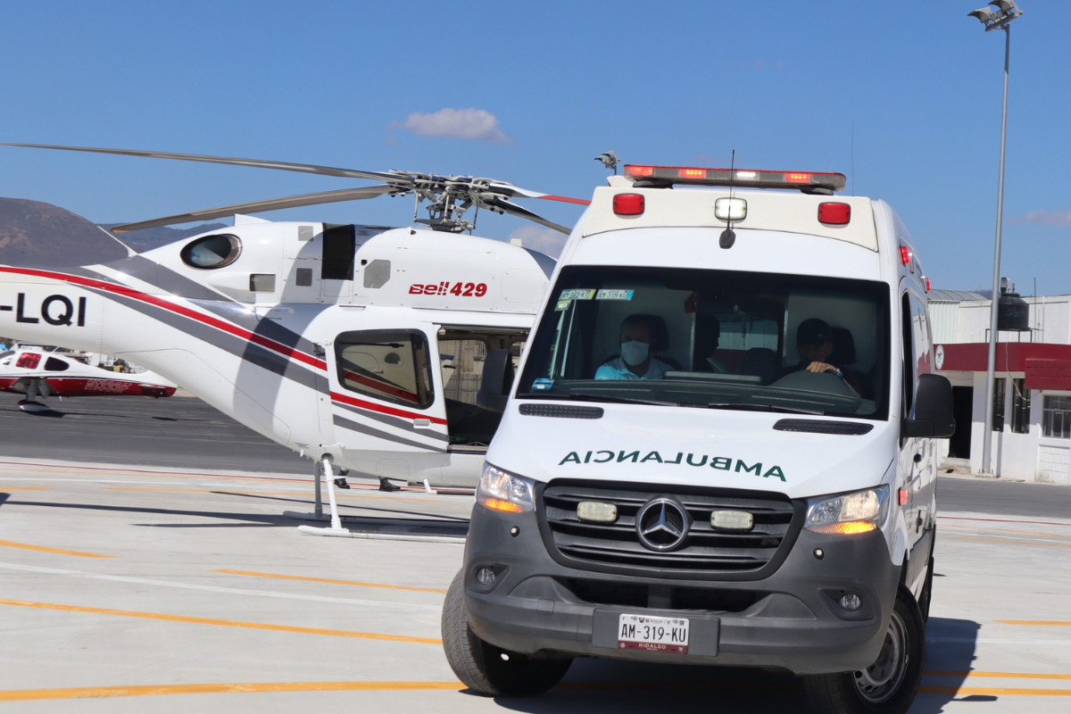 El traslado aéreo responde a la instrucción del gobierno estatal de fortalecer la atención médica oportuna
