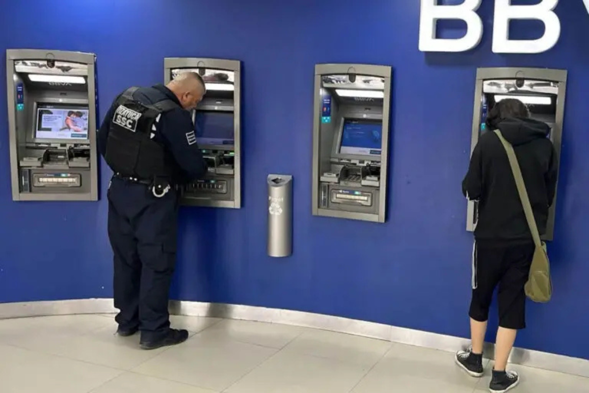 Los cajeros automáticos y corresponsales bancarios, banca digital, electrónica y telefónica se mantendrán en servicio