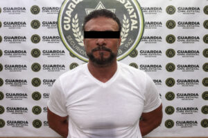 El luchador mexicano Alberto El Patrón fue arrestado por elementos de la Guardia Civil en San Luis Potosí