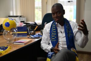 La Blue Wave impulsa el orgullo nacional y el crecimiento del futbol local.