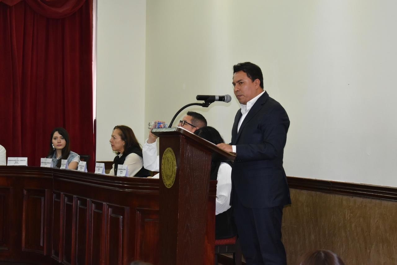 Carlos García Monzalvo anunció su salida del PRI durante sesión pública del Cabildo de Pachuca