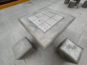 Con la construcción del muro de contención y una nueva reja, la nueva zona para comerciantes en Pachuca está cerca de concluir su fase de obras
