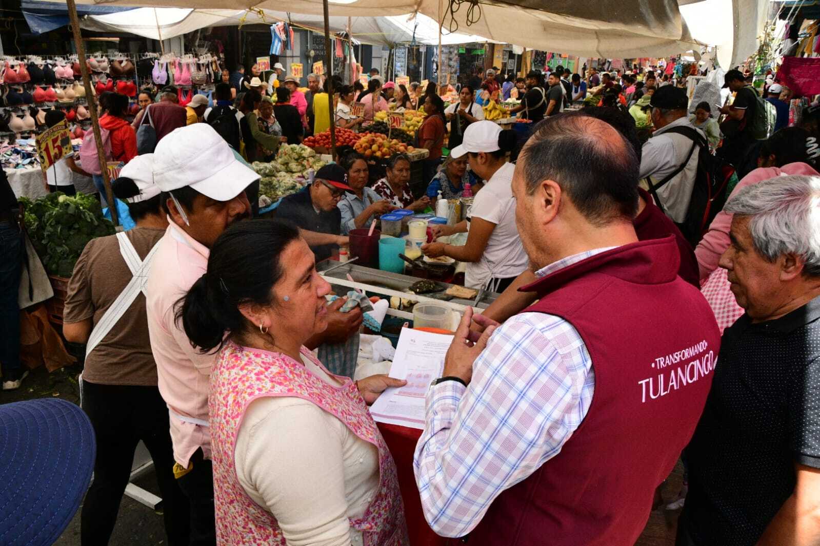 Recorridos de notificación en los tianguis tradicionales de Tulancingo, junto a Protección Civil y Bomberos