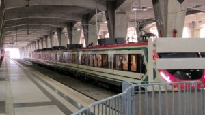 El Tren AIFA conecta estaciones del Estado de México y CDMX