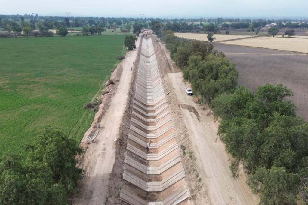 Productores agrícolas del distrito de riego Mixquiahuala alertaron sobre el rezago en los trabajos de tecnificación de los canales de riego