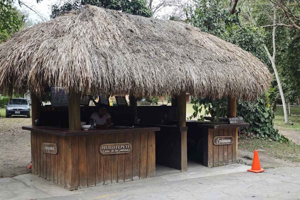 Los centros ecoturísticos representan una alternativa de desarrollo económico sustentable para las comunidades rurales,