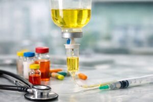 Especialistas advierten que los sueros vitaminados pueden provocar complicaciones severas si no se aplican en condiciones médicas adecuadas