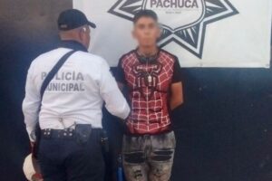 Autoridades informaron sobre la detención por grafiti en Pachuca, señalando que el sujeto fue puesto a disposición de un Juez Calificador para determinar su situación legal