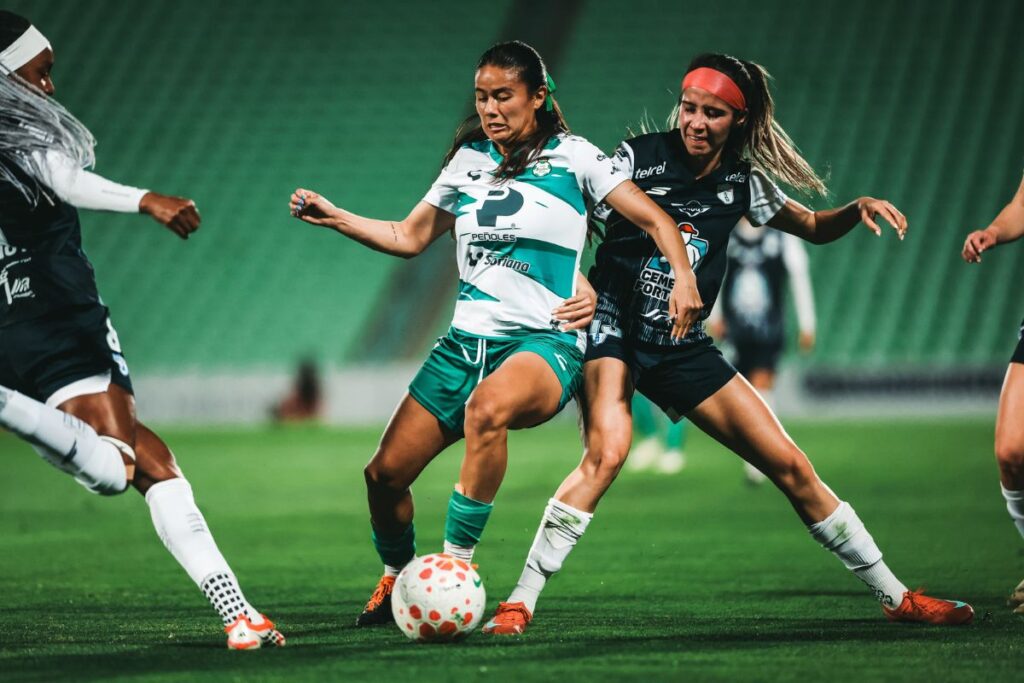 Las Tuzas demuestran garra y se llevan los puntos tras complicada visita a Santos Laguna