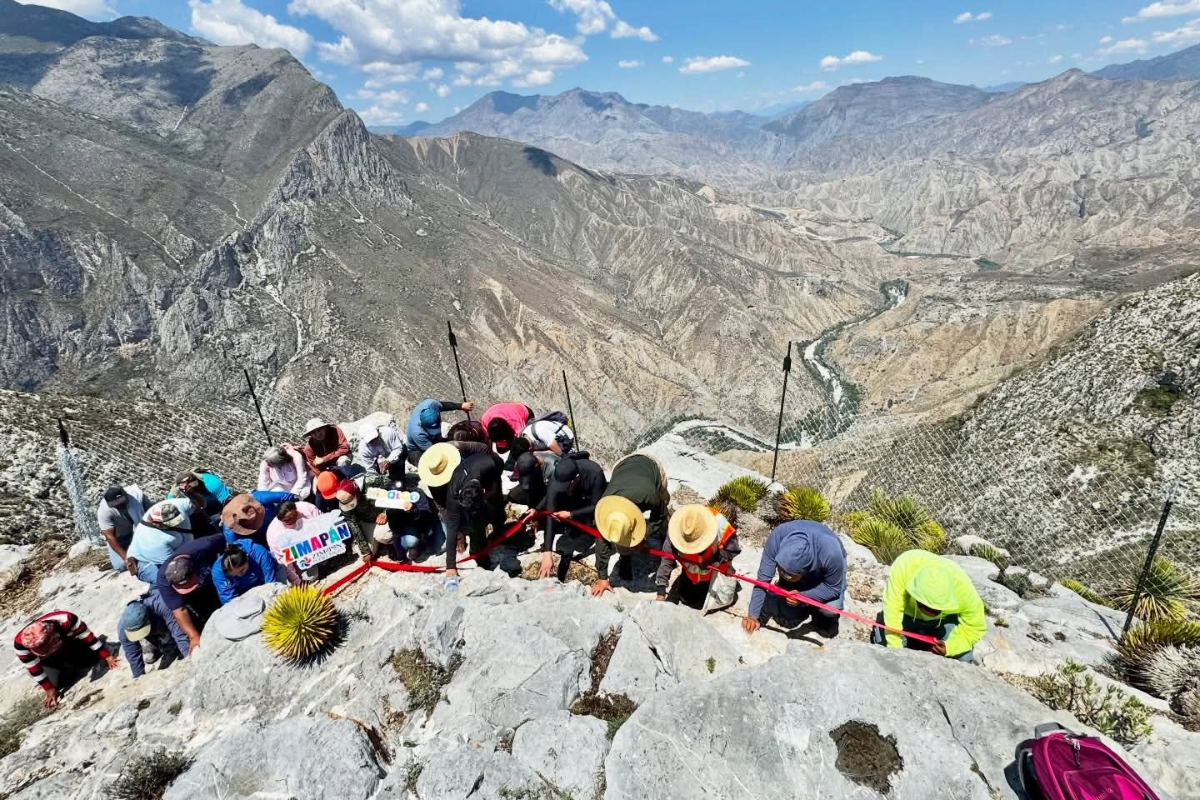 El mirador comunitario Dos Cielos ofrece una vista panorámica de la Sierra Gorda | Foto: Especial