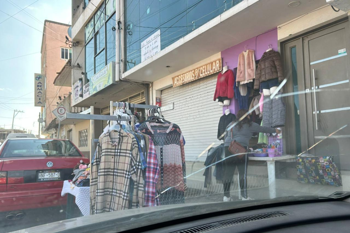 Mediante notificaciones, las autoridades de Atotonilco el Grande pidieron a los comerciantes respetar el espacio asignado | Foto: Martha Sáenz