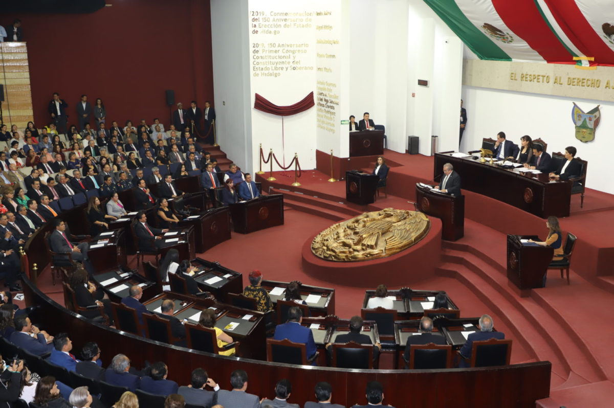 Diputados de Hidalgo durante la votación de la reforma para anular elecciones por intervención extranjera.