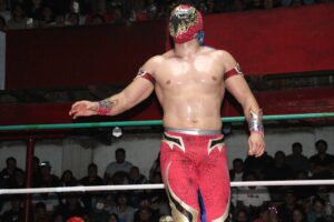 Komander y Máscara Dorada desafían a Soberano Jr. en la arena Afición