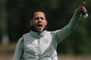 Liam Rosenior no logró consolidar el proyecto deportivo de los Blues en la Premier League