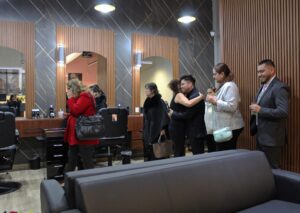 Luan Martty brinda servicios integrales de barbería y belleza con atención especializada
