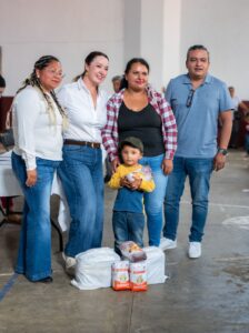 La entrega incluye productos de la canasta básica para niñas y niños de 2 a 5 años.