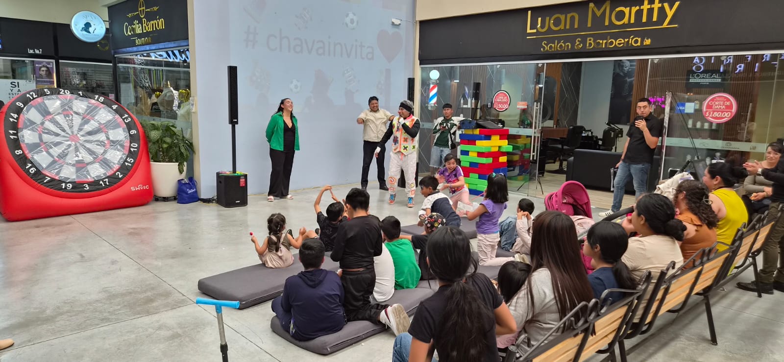 Plaza Chavarría realiza festejo para niñas y niños
